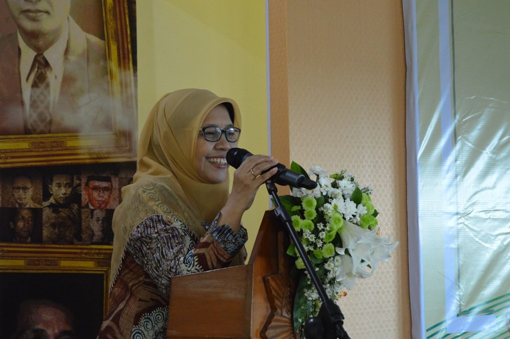 SAMBUTAN: Ketua Umum PP Aisyiyah, Siti Noordjannah Djohantin. (foto: ist) 