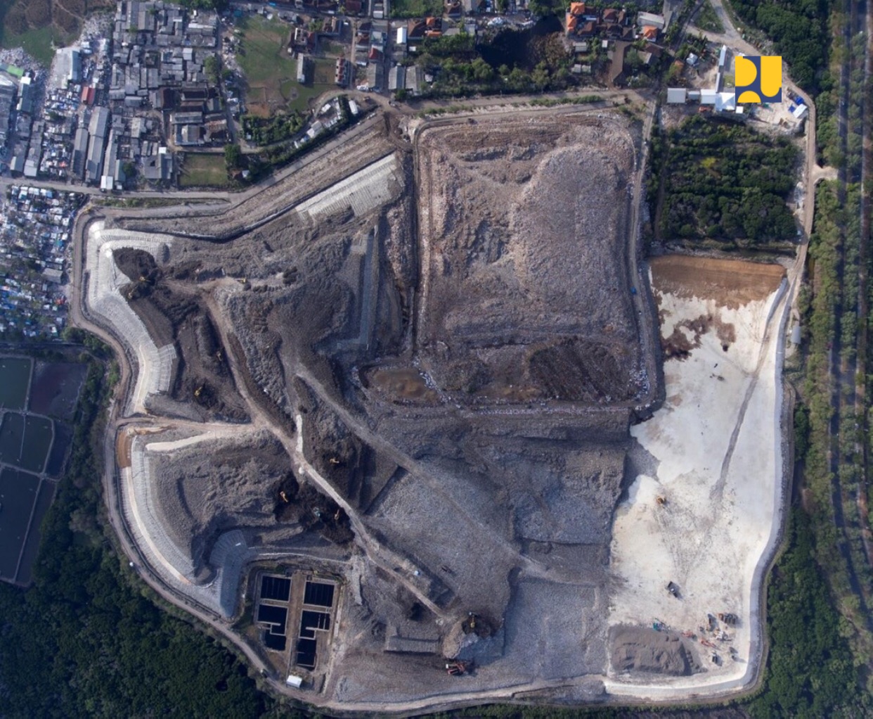 Progres revitalisasi Tempat Pemrosesan Akhir (TPA) Regional Sarbagita Suwung, Denpasar. (Foto: Dok. PUPR)