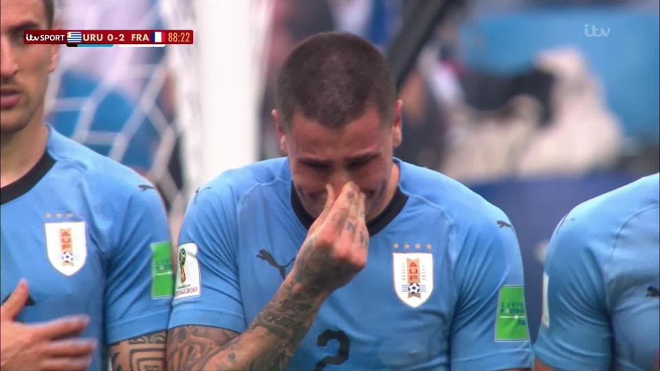 Tangisan Gimenez tersorot kamera di laga Uruguay vs Perancis