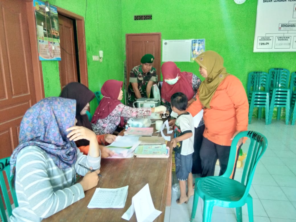 Layanan ORI Dfteri Di Salah Satu Posyandu Kelurahan Gedongan Kecamatan Magersari Kota Mojokerto 