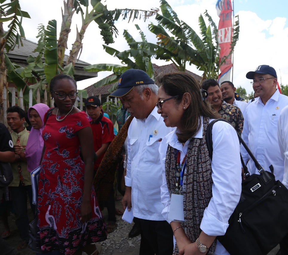 Kementerian PUPR melaksanakan kegiatan Pamsimas dan Sanitasi Padat Karya di 10 Desa, di Lombok Tengah. (Foto: Dok. PUPR)