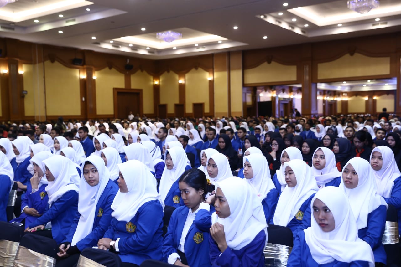 Ribuan mahasiswa mengikuti Dialog 15. foto:kemenpar