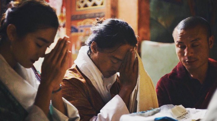 Dominique Agisca Diyose dan Ivan Handoyo menikah di Chorten Nyingpo Monastery, distrik Punakha, Bhutan pada 14 Oktober 2016.