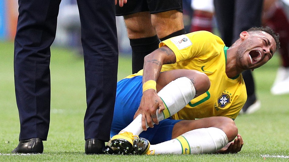 Neymar saat diving di Piala Dunia 2018