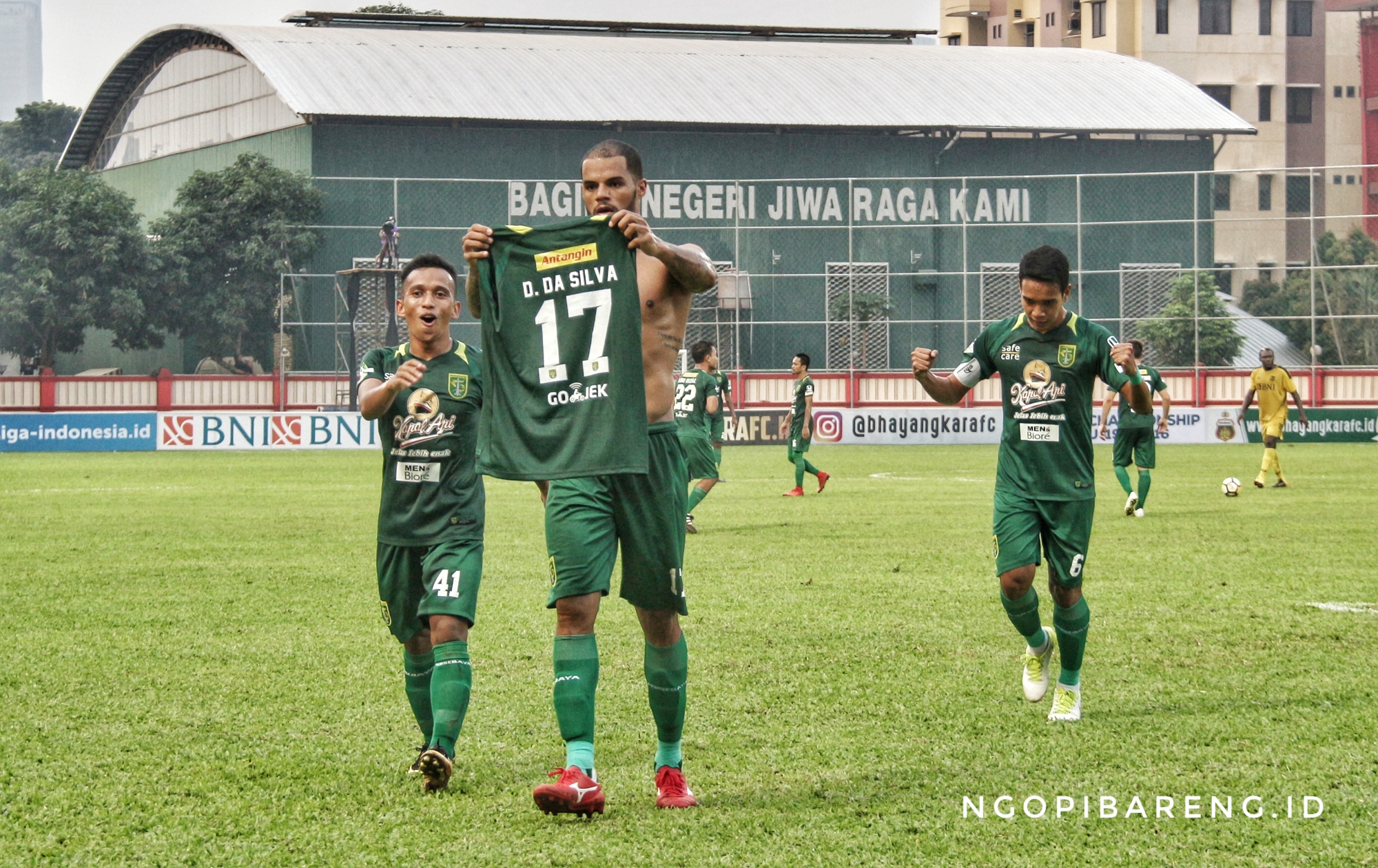 Selebrasi gol David da Silva saat hadapi Bhayangkara FC, Rabu 11 Juli 2018. (foto: hrs/ngopibareng)