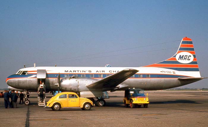 Pesawat Convair-340 yang dibuat pada 1954 difito salah seorang penumpang beberapa hari sebelum pesawat jatuh di Afrika Selatan, Selasa lalu. (foto: julian/twitter)