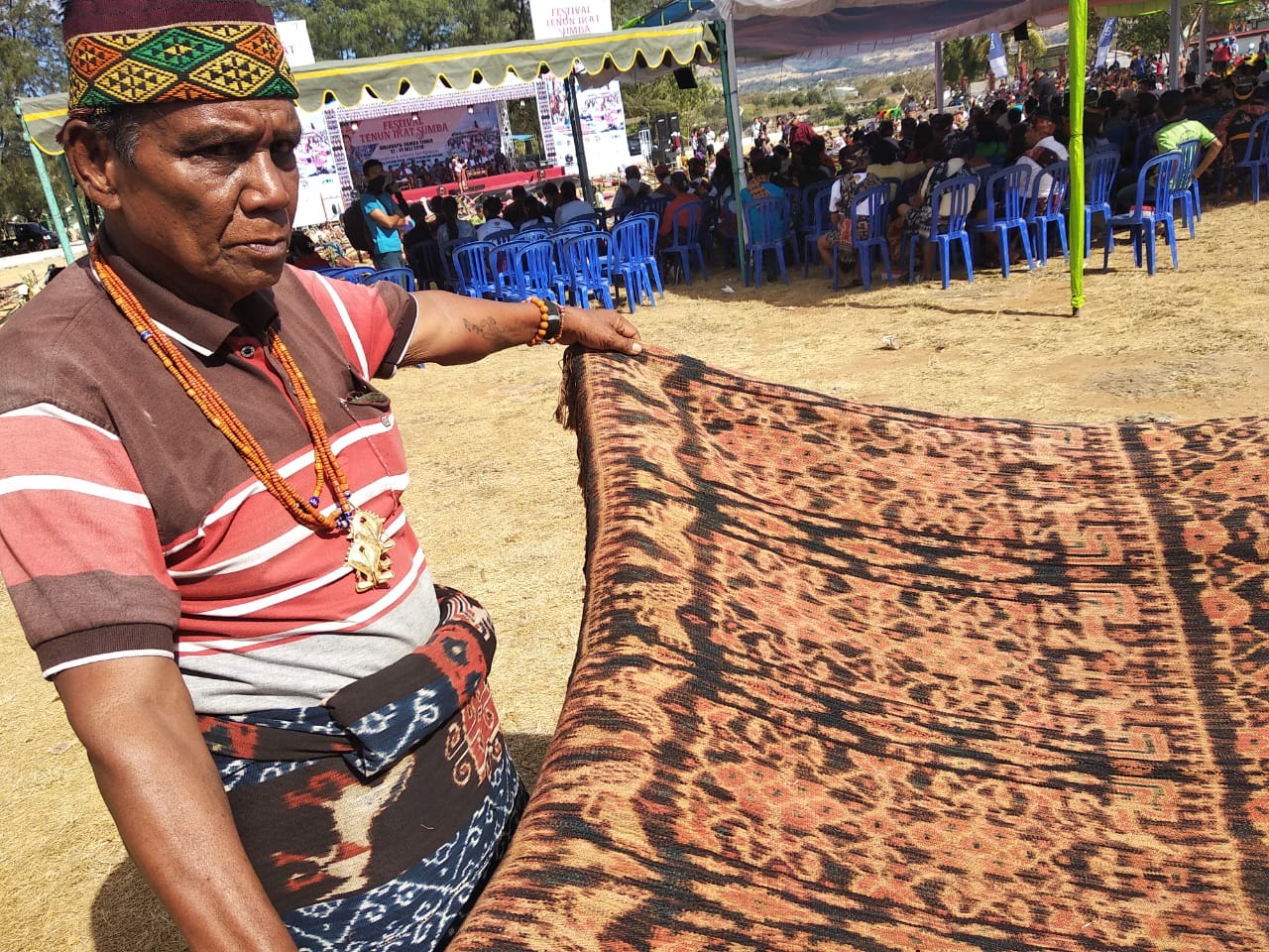 Kain tenun berusia 80 tahun lebih. foto:istimewa/bondan