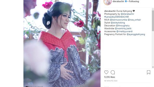Foto kehamilan Kahiyang Ayu diabadikan oleh Diera Bachir.