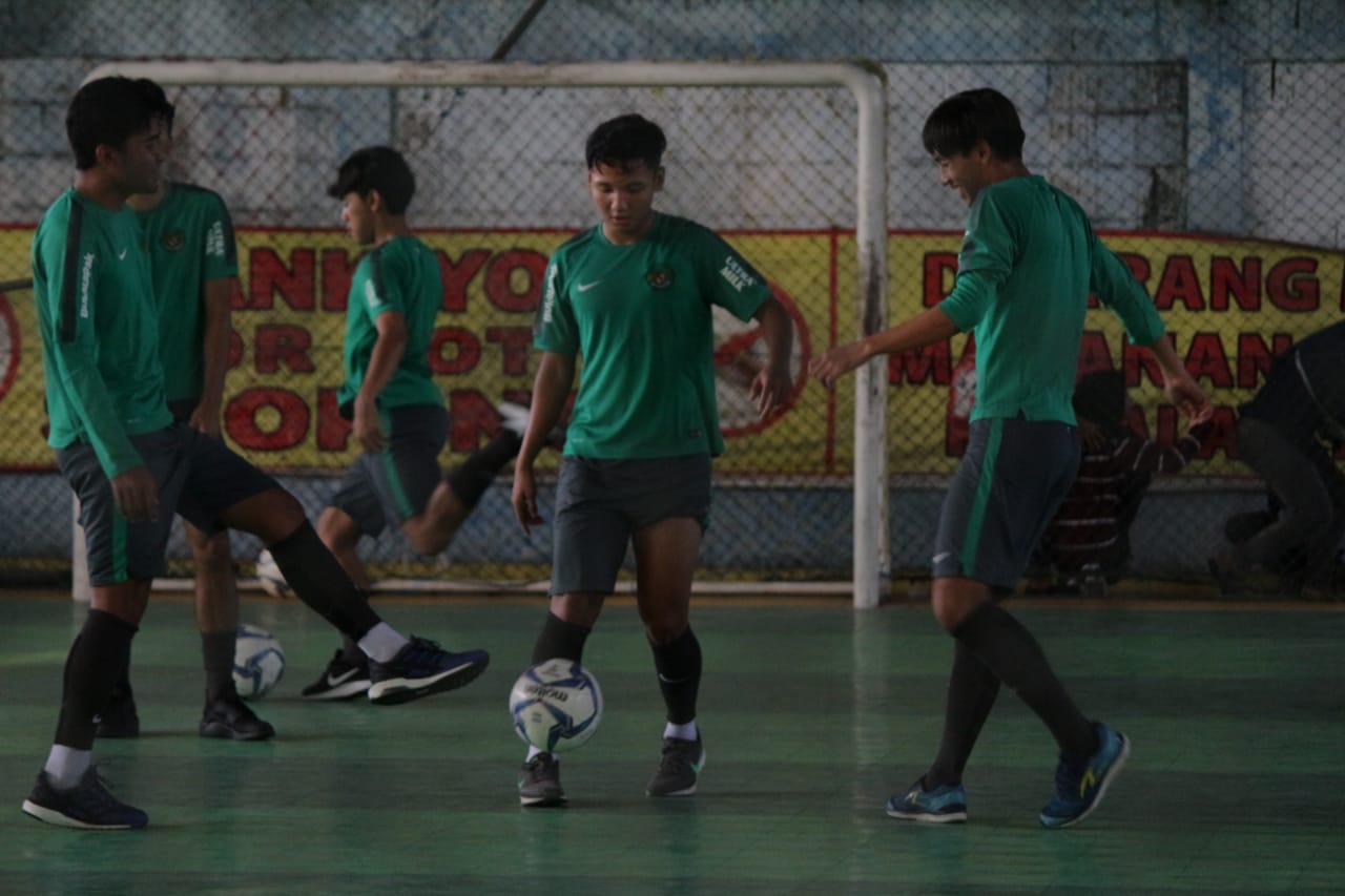 Persiapan Timnas Indonesia jelang hadapi Thailand di perebutan peringkat ketiga Piala AFF U-19. (foto: ngopibareng)