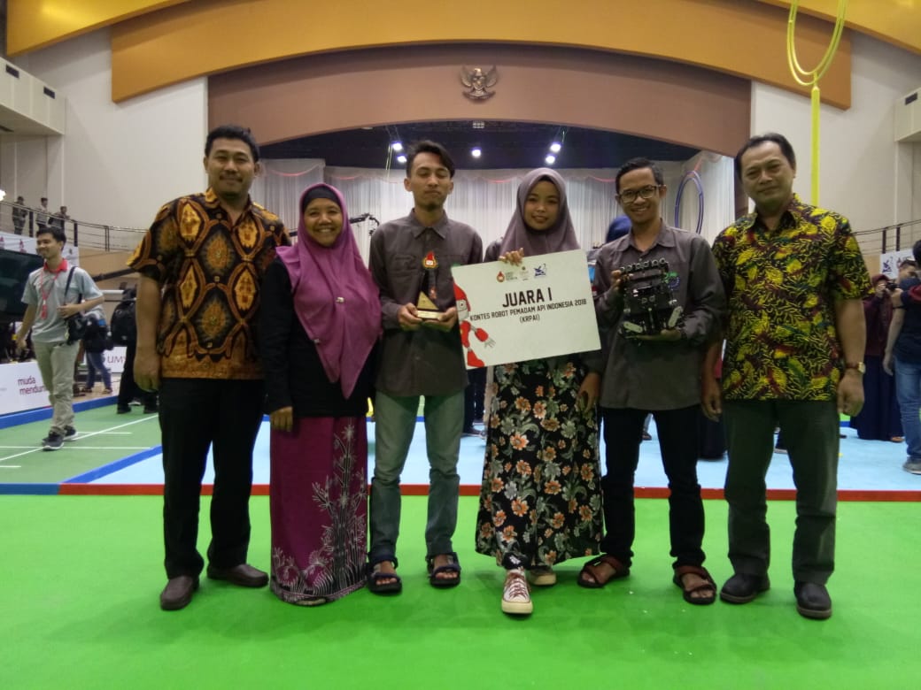 Raih Juara I KRI Nasional, Robot DOME karya Tim Robotika Program Studi Teknik Elektro Fakultas Teknik UMM siap melenggang ke Amerika.