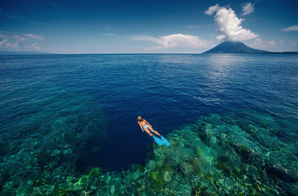 Dahsyat, istimewa, keren, ini Bunaken. foto:simplyscuba