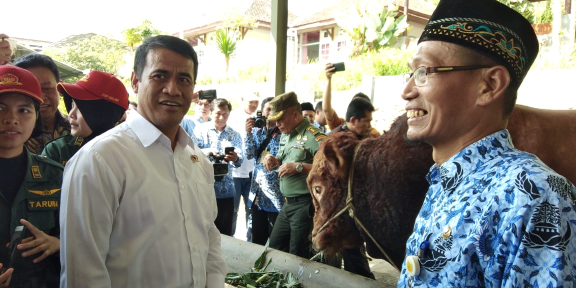 Menteri Pertanian (Mentan) Andi Amran Sulaiman saat berkunjung ke Kota Batu, Jawa Timur pada Selasa, 17 Juli 2018.