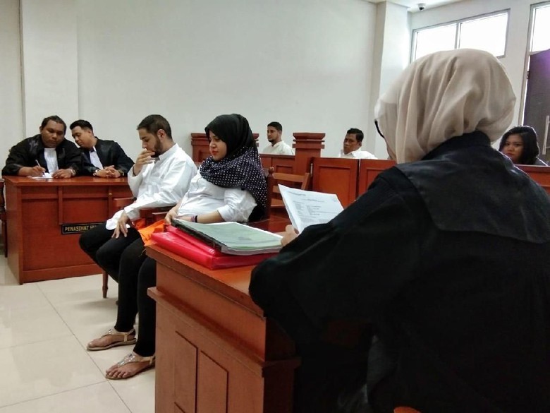 Sidang kasus narkoba dijalani Dhawiya Zaida dan Muhammad di Pengadilan Negeri Jakarta Timur.