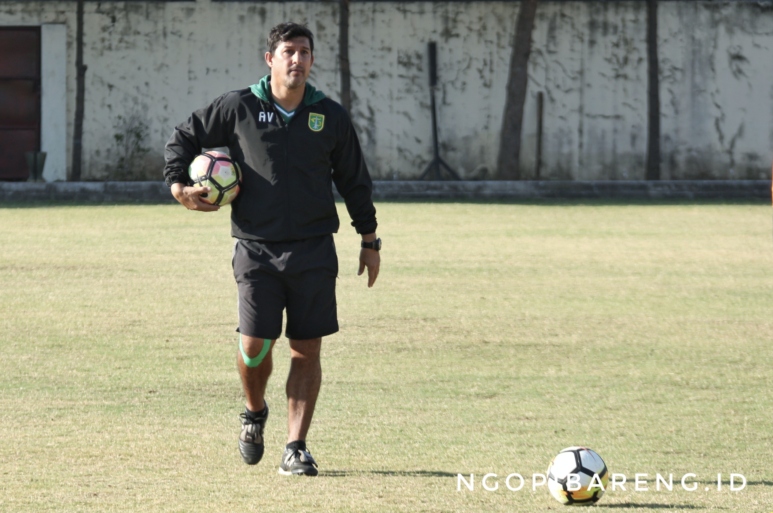 Pelatih Persebaya, Angel Alfredo Vera. (Foto: Haris/ngopibareng)