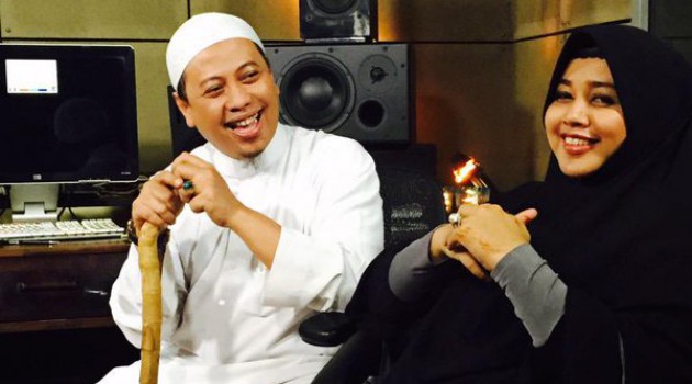 Opick dan mantan istri pertama, Dian Rositaningrum.