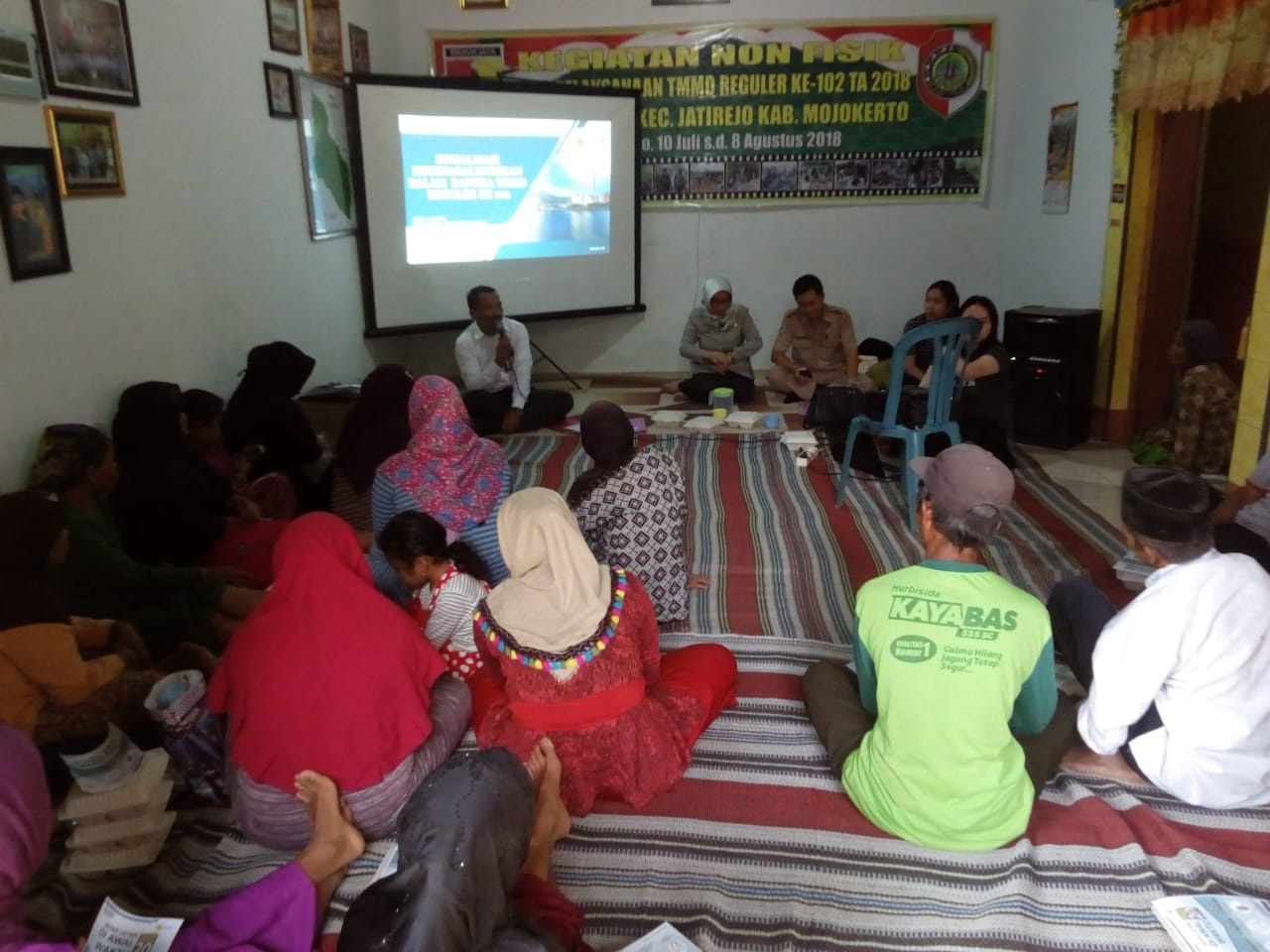 PLN Area Mojokerto Sosialisasikan Ketenagalistrikan Bagi Warga Di Lokasi TMMD, Senin (23/07/3018) 