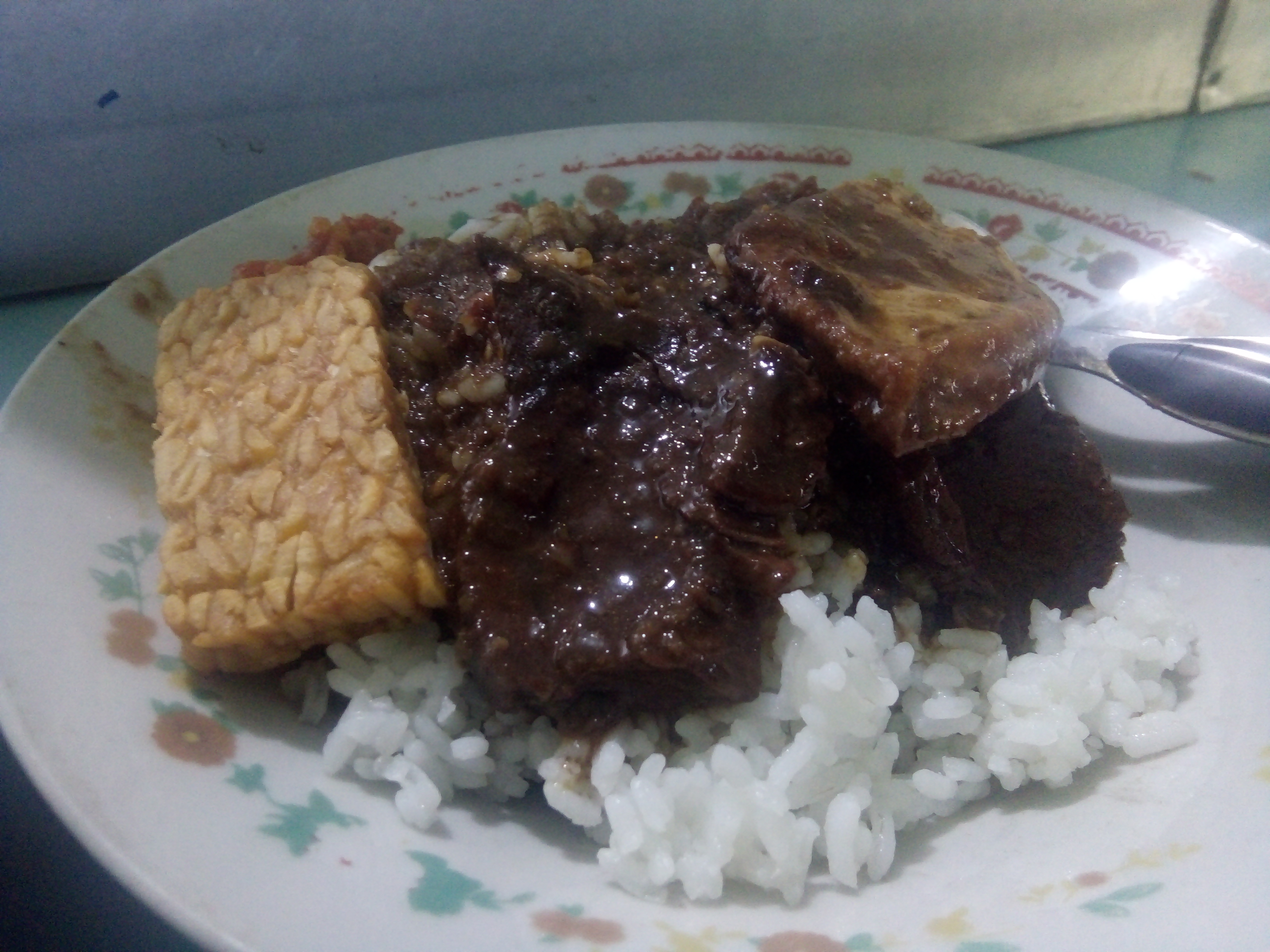 Penampakan Kresengan, hitam tapi bukan hitam kecap. foto:widikamidi