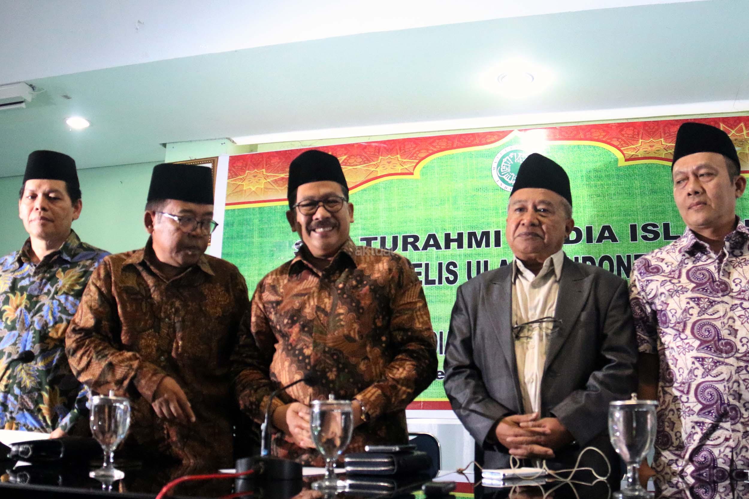 MODERAT: Zainut Tauhid bersama pengurus MUI Pusat. (foto: ngopibareng.id)