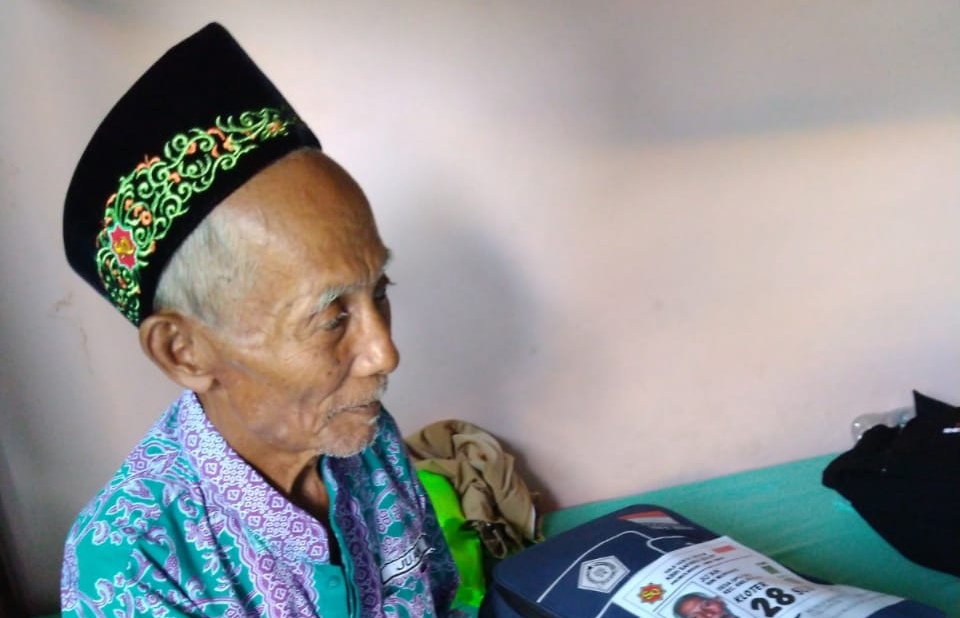 Juan (75) saat ditemui di Asrama Haji Embarkasi Surabaya, Kamis, 26 Juli 2018. (foto: farid/ngopibareng.id) 