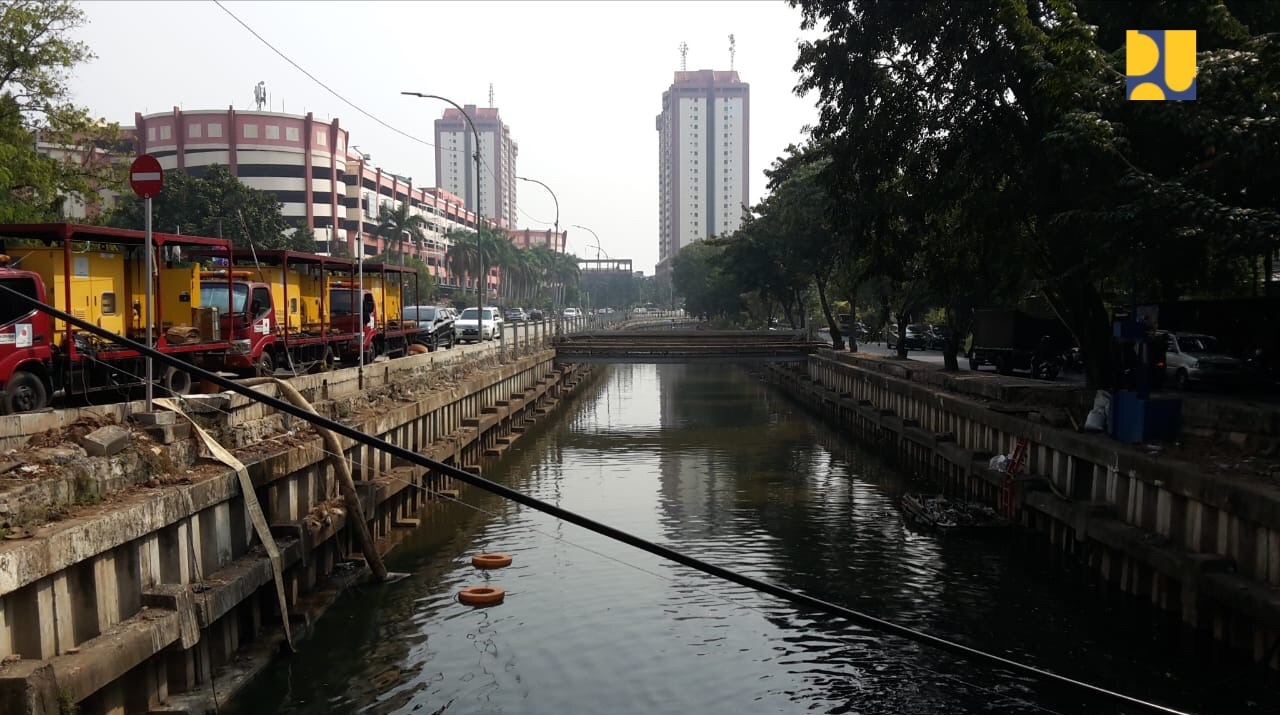 Kementrian PUPR berupaya mengurangi bau di Kali Item dan Kali Sentiong. (foto: Dok. PUPR) 