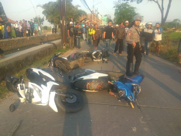Motor korban bentrokan ojek vs opang.