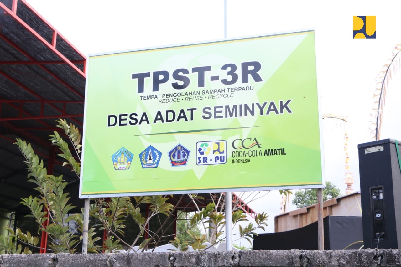 Tempat Pengelolaan Sampah Terpadu (TPST) 3R (Reduce, Reuse, Recycle) di Seminyak, Kabupaten Badung, Bali. (foto: Dok. PUPR) 