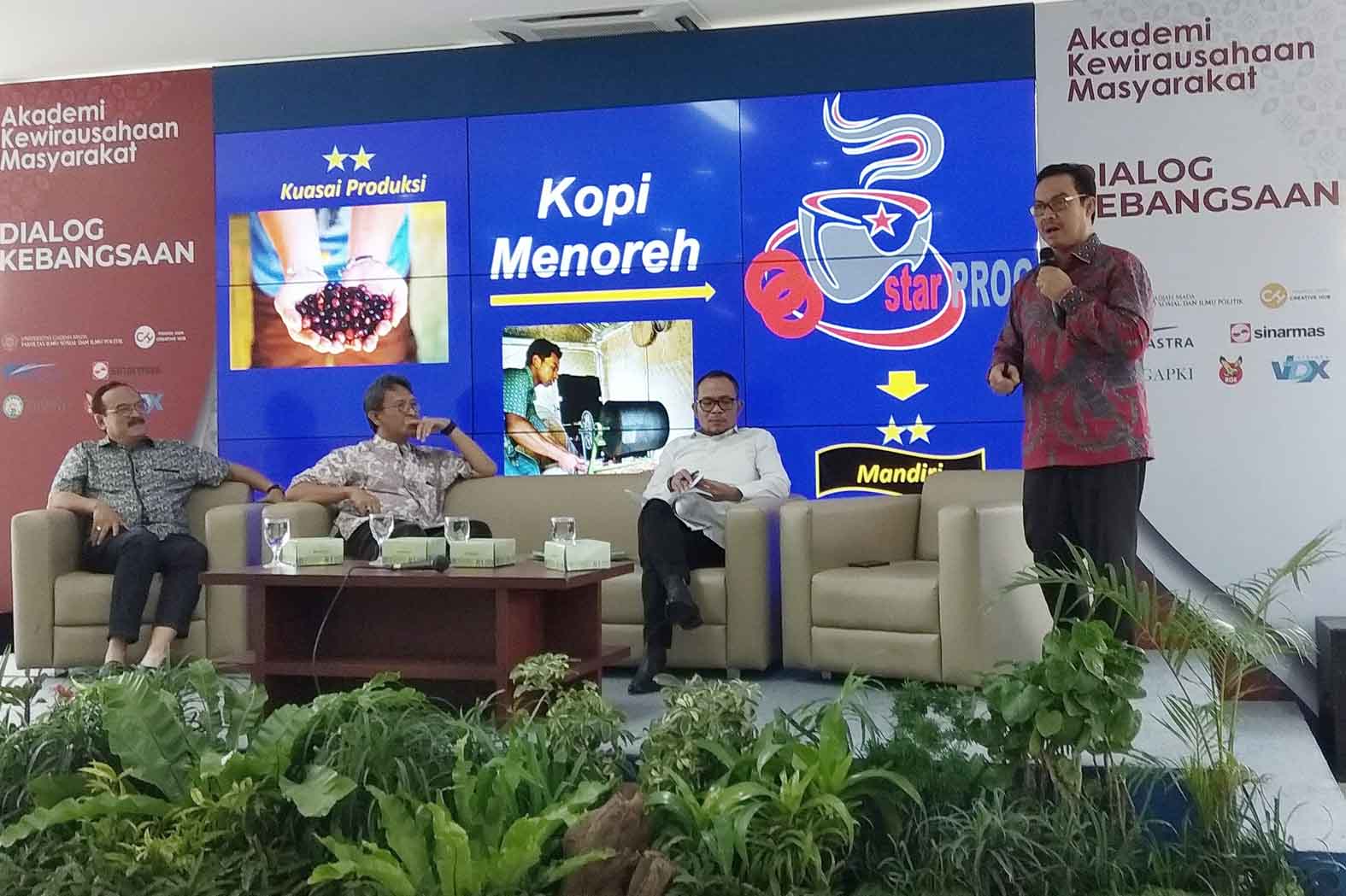 Bupati Kulonprogo Hasto Wardoyo saat memaparkan StarProg sebagai kesiapan menyambut peluang adanya Bandara Internasional baru di wilayahnya. (foto: Erwan Widyarto/ngopibareng)