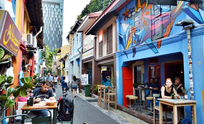 Kampong tua di Siungapura, kawasan Arab Street, yang kini menjadi kawasan tujuan wisata. (foto: flickr)
