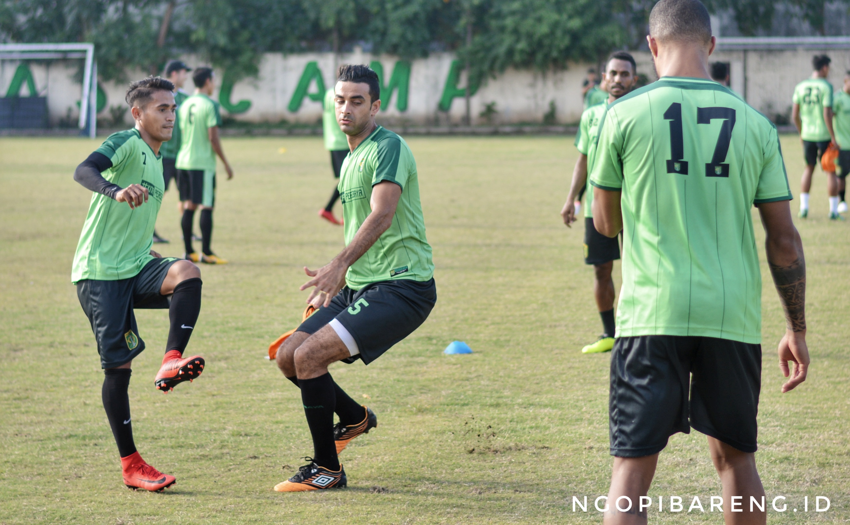 Pemain Persebaya, Sidik Saimima (pojok kiri). (Foto: Haris/ngopibareng.id)