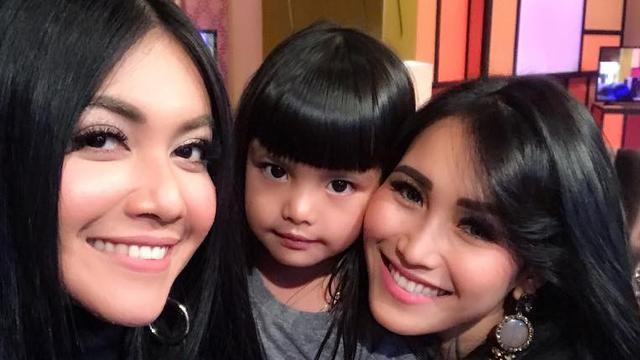 Denada, Shakira Aurum dan Ayu Ting Ting. (Instagram)