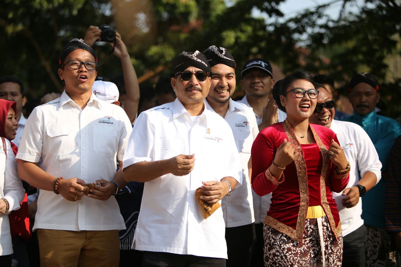 Menpar Arief Yahya di Pasar Kakilangit. foto:kemenpar