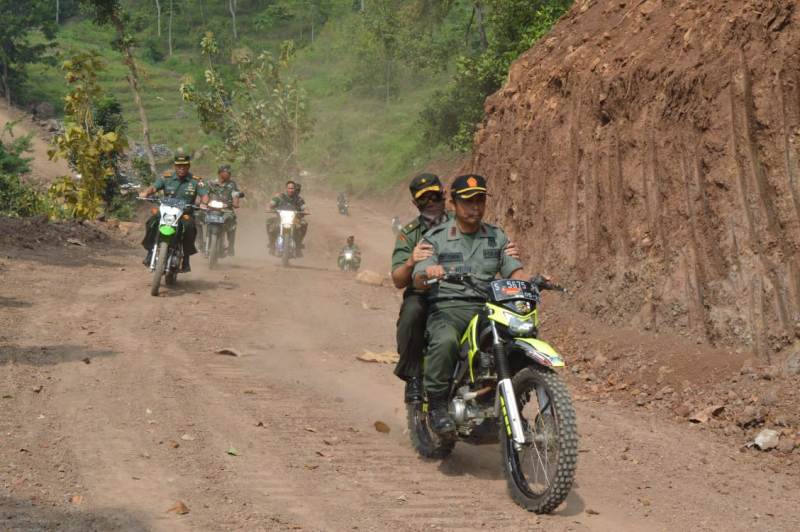 Tim Wasev PJO TMM Saat Meninjau Lokasi Jalan Tembus Desa Jembul - Desa Rejosari, Jatirejo, Mojokerto 