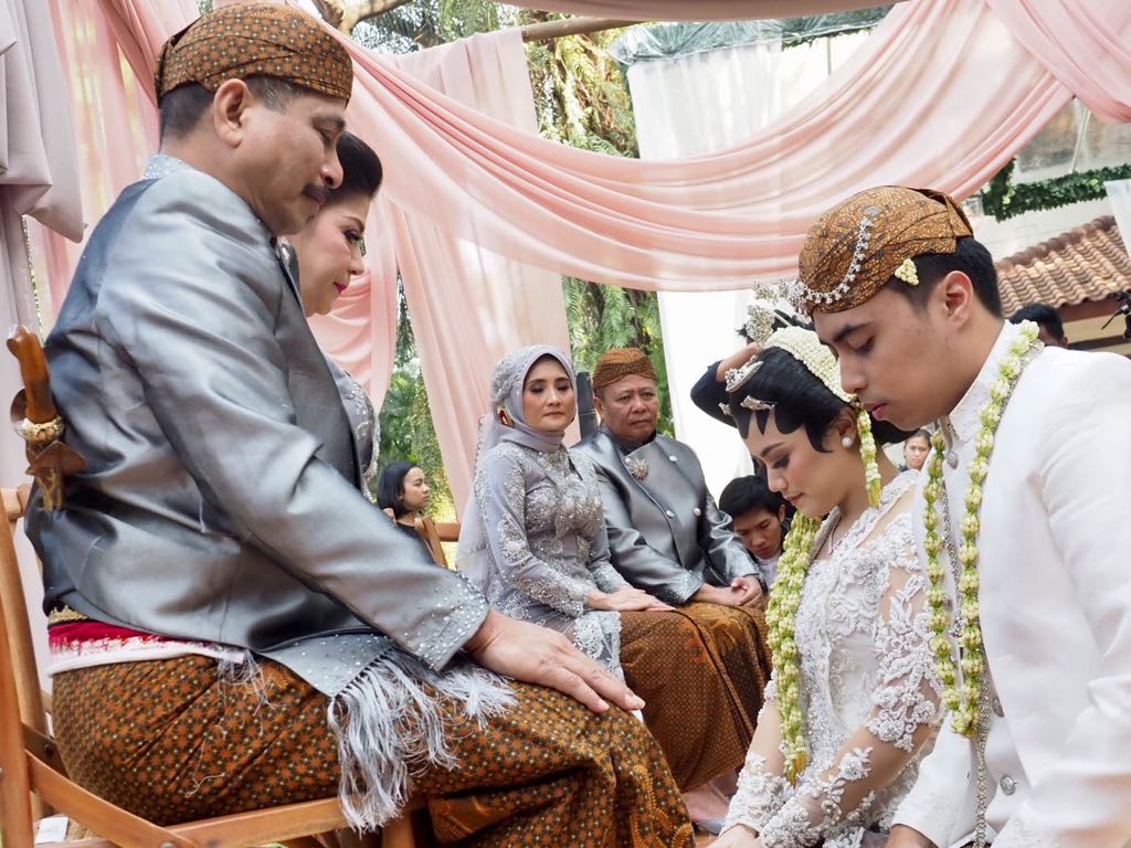 Menpar menerima prosesi sungkeman. foto:kemenpar