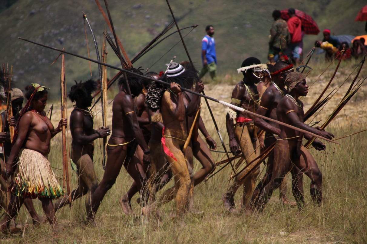 Open ceremoni seperti dramaturgi budaya papua. foto:kemenpar