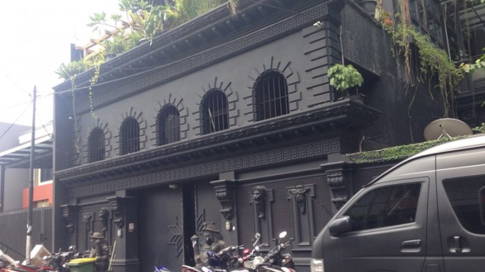Studio musik Republik Cinta Manajemen.
