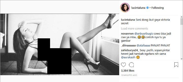 Pose Lucinta Luna ala model Victoria's Secret.