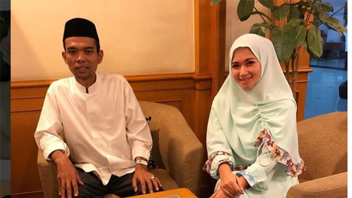 Jhessica Vee bersama Ustad Abdul Somad.
