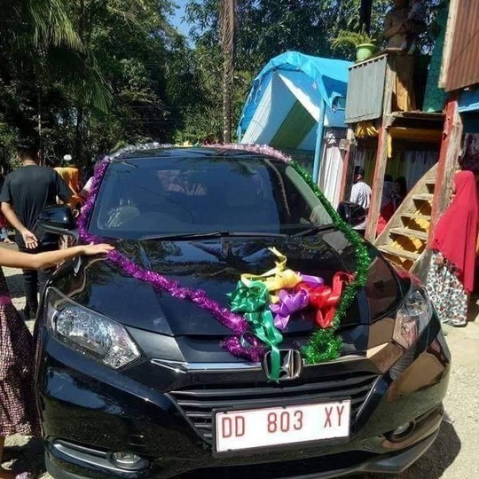 Mobil baru jadi bagian dari uang penaik atau mahar pemberian Alwi untuk Elha.
