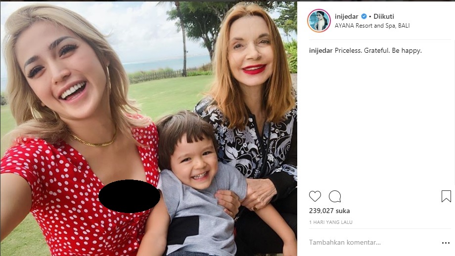Postingan Jessica Iskandar yang membuat salah fokus. (Instagram)