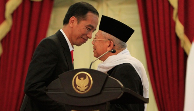 Presiden Jokowi bersama KH Ma'ruf Amin. Foto : Antara