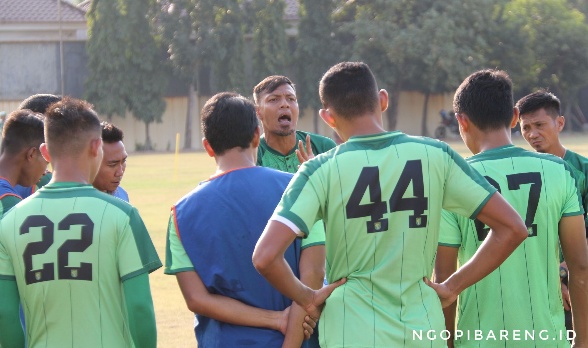 Pelatih caretaker Persebaya, Bejo Sugiantoro. (Foto: Haris/ngopibareng.id)