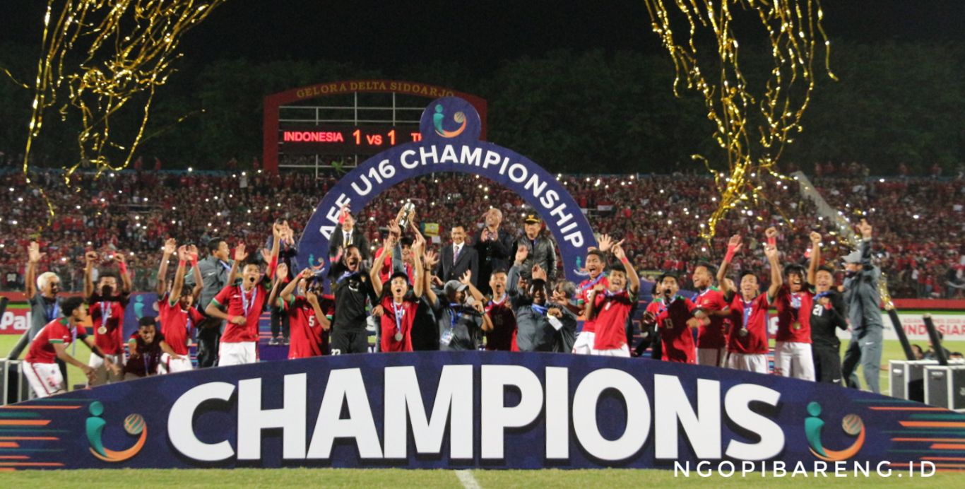 Selebrasi juara Timnas Indonesia di Piala AFF U-16, Sabtu 11 Agustus 2018. (foto: Haris/ngopibareng)