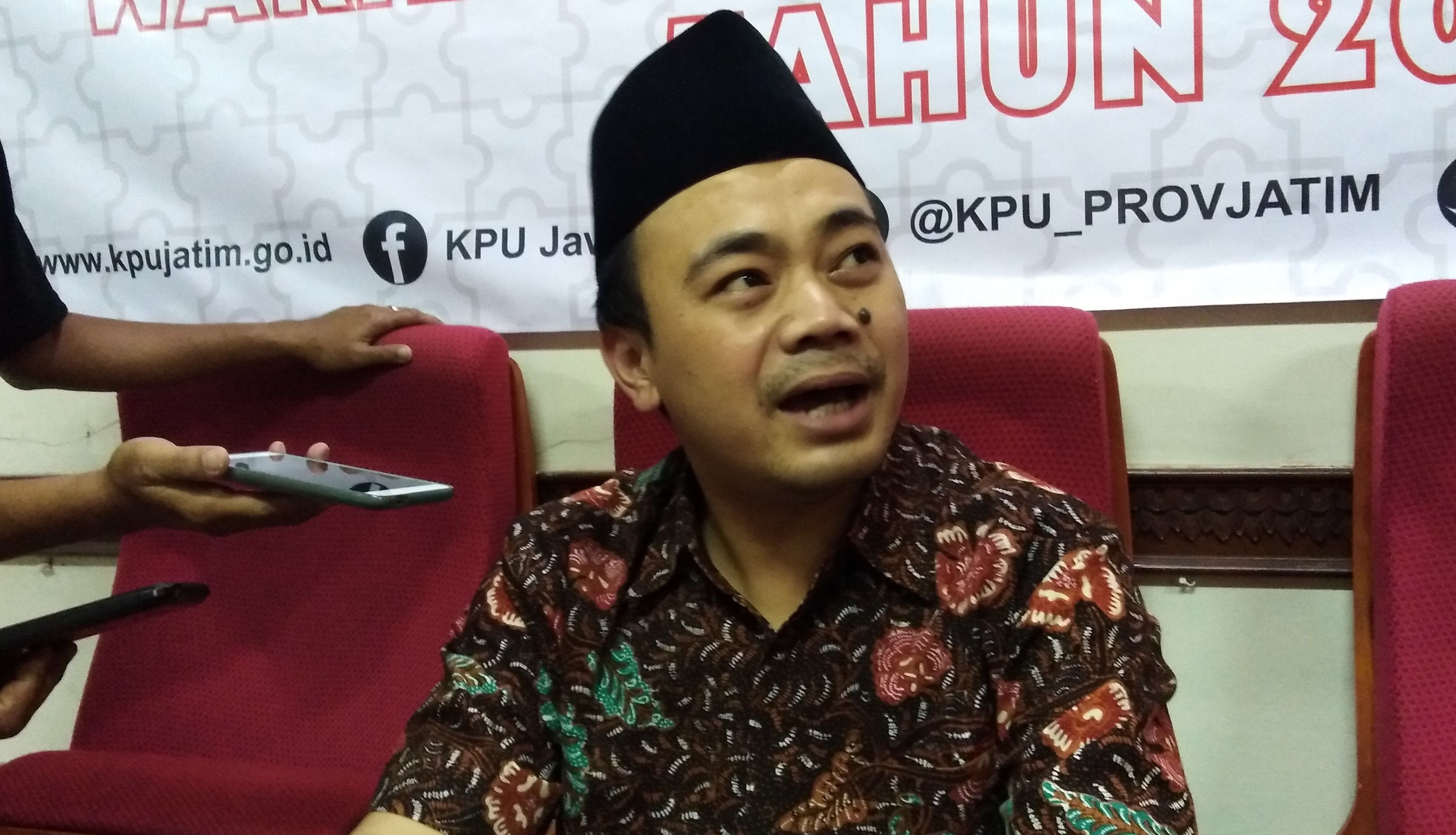 Komisioner Divisi Teknis KPU Jatim, Mohammed Arbayanto. (foto: farid/ngopibareng.id) 