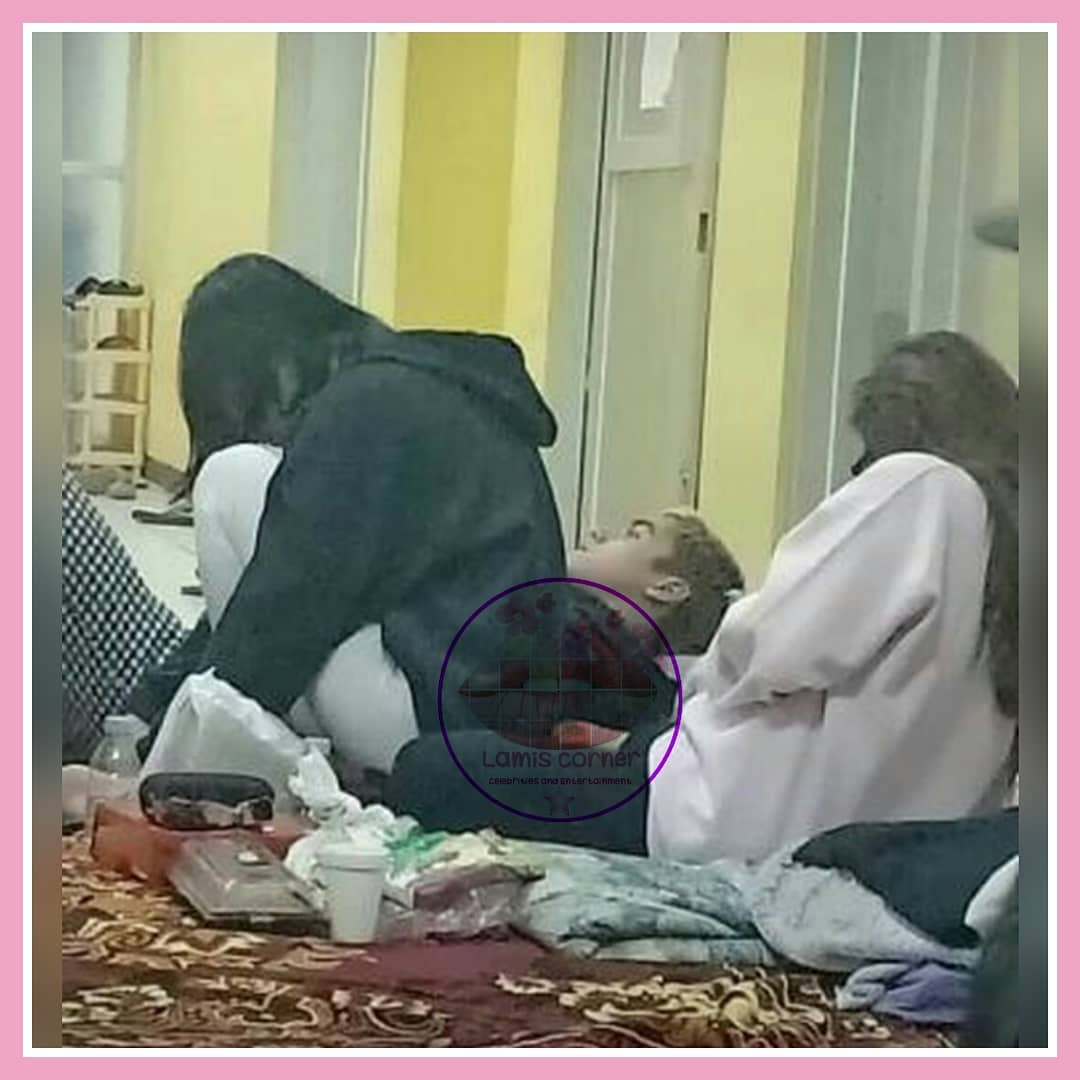 Foto Al Ghazali tidur di lantai rumah sakit inilah yang memicu rumor dirinya overdosis (OD). Foto: IG/lambe_turah.