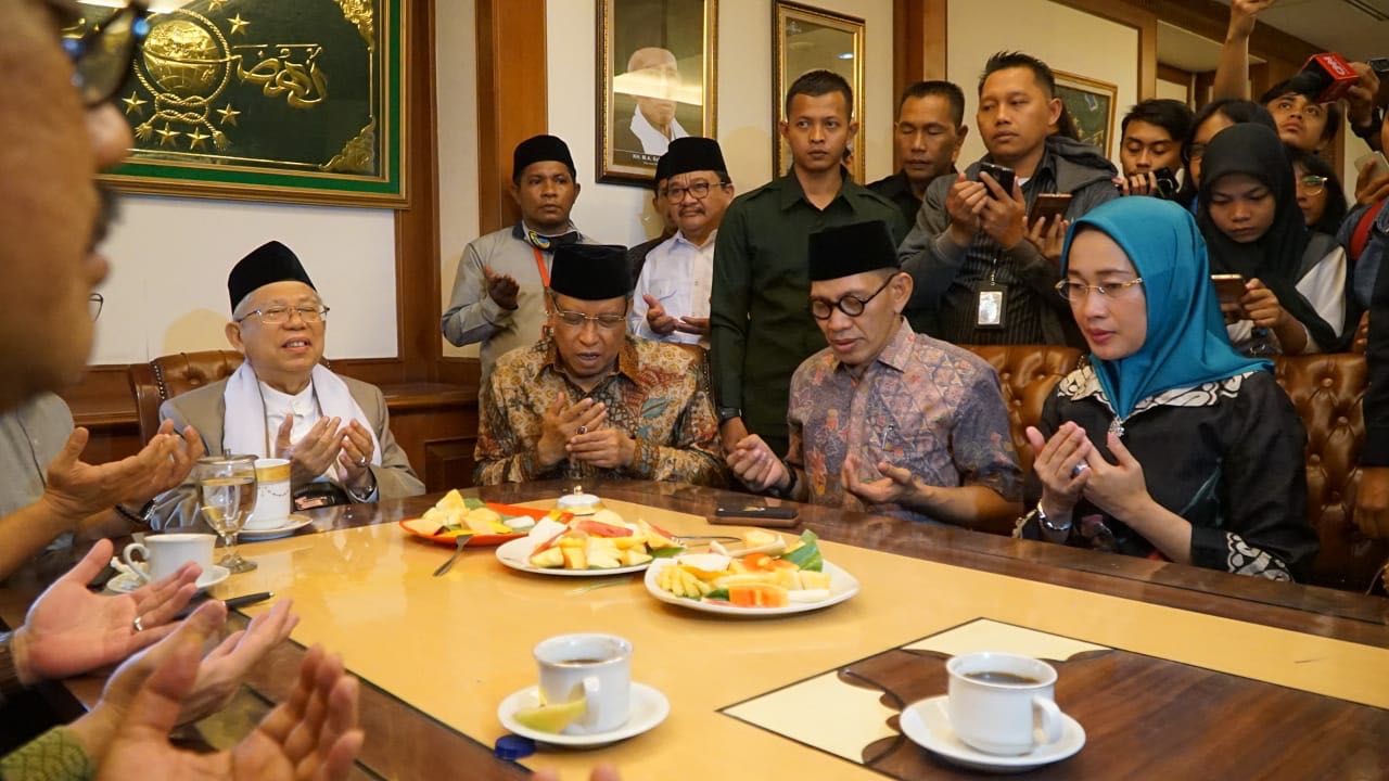 BERANGKAT: Doa bersama melepas keberangkatan Prof. Dr. KH. Ma’ruf Amin menunaikan ibadah haji ke Tanah Haram di PBNU Jakarta. (foto: pbnu for ngopibareng.id)