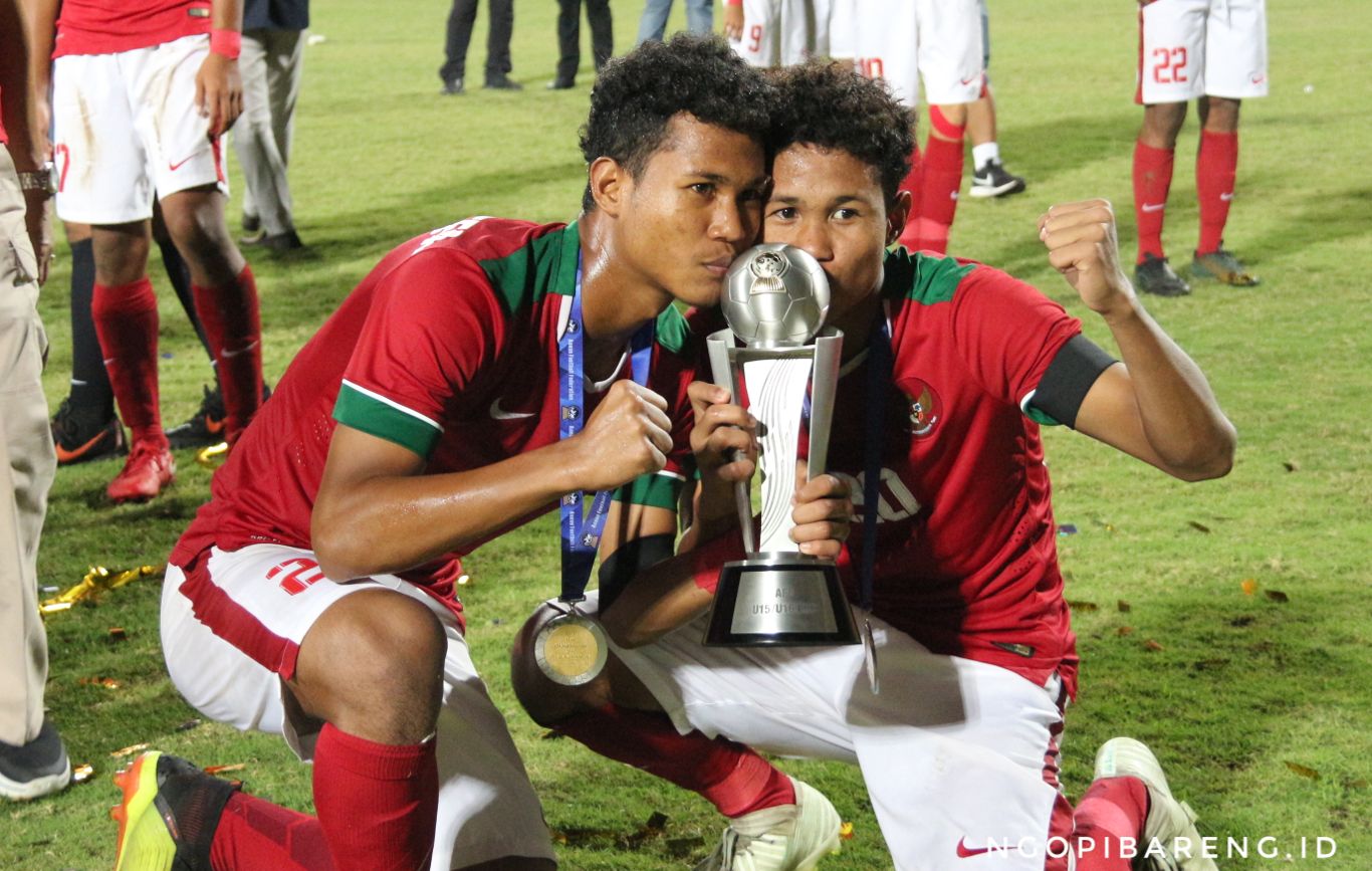 Pemain Timnas Indinesia U-16 Bagus Kahfi dan Bagas Kaffa. (Foto: Haris/ngopibareng.id)