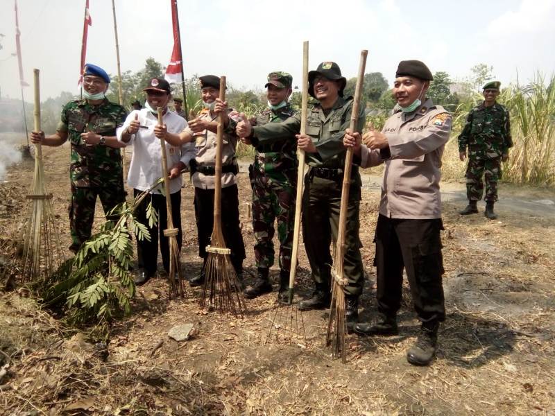 Simulasi Pemadaman Kebakaran Hutan dan Lahan 