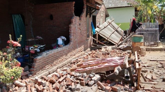 Dampak gempa pada hari MInggu 19 Agustus. (Foto: BNPB)