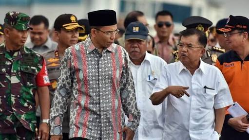 Wapres Jusuf Kalla saat tiba di Lombok untuk mengunjungi korban gempa dan memimpin Rakor Rehabilitasi Paska Gempa. (Foto Antara)