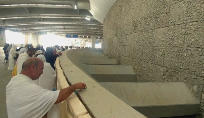 Jamarat atau tempat melempar jumrah. Di tempat inilah banyak jamaah Indonesia yang tumbang karena kelelahan. (Foto Antara)